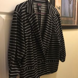 Torrid Size 3. Black and White crop Blazer.